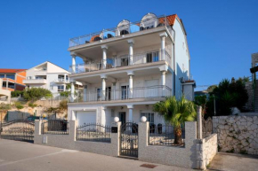  Apartments Matkovic  Хвар